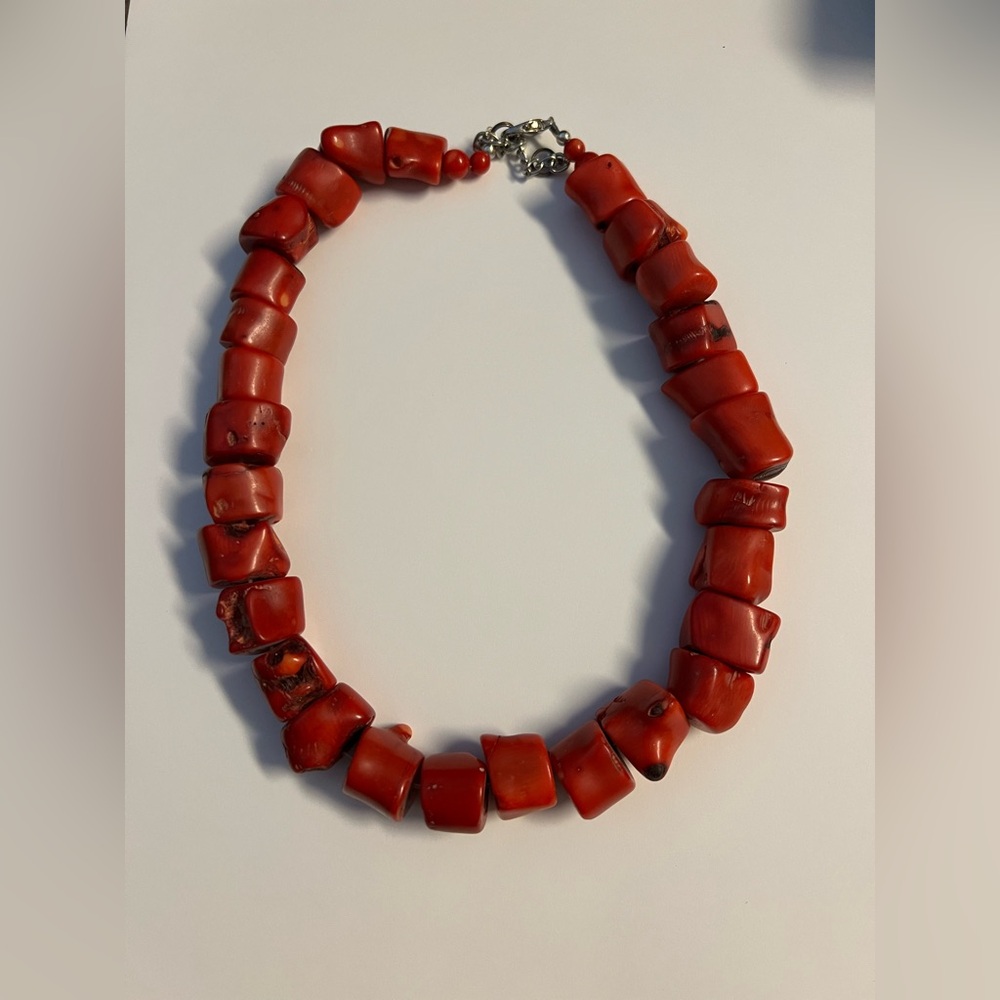 Vintage Red Coral Necklace - Picture 2 of 4